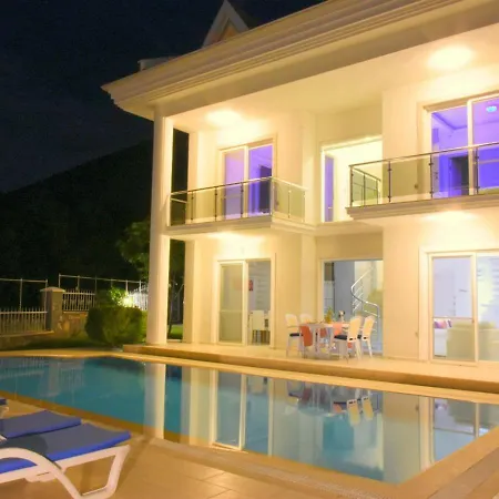 View - 4 Bedroom With Private Pool