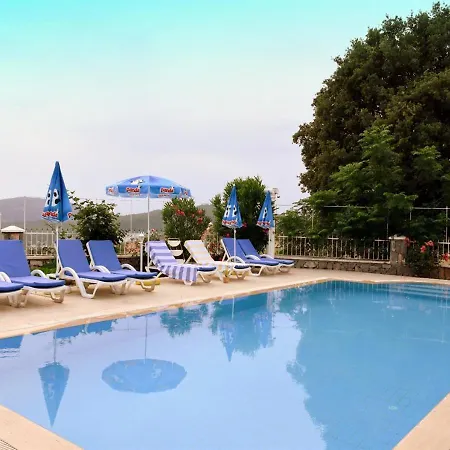 View - 4 Bedroom With Private Pool *